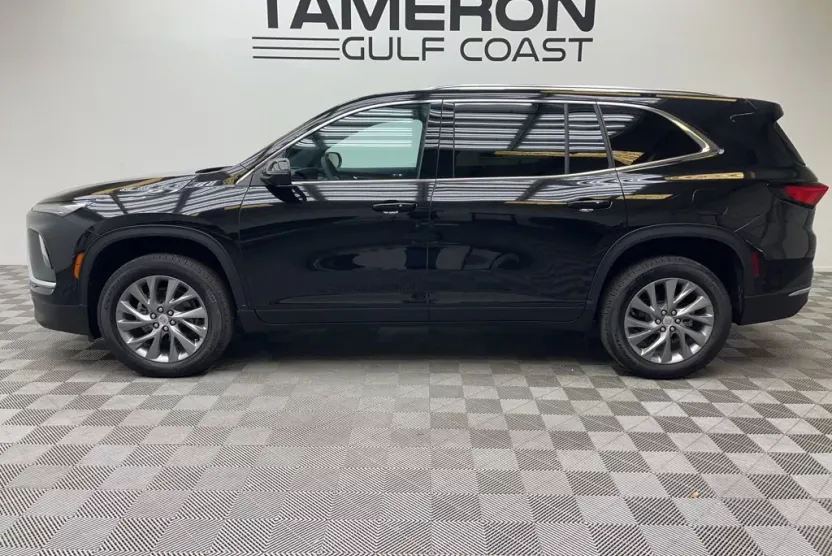 2025 Buick Enclave Preferred photo 1