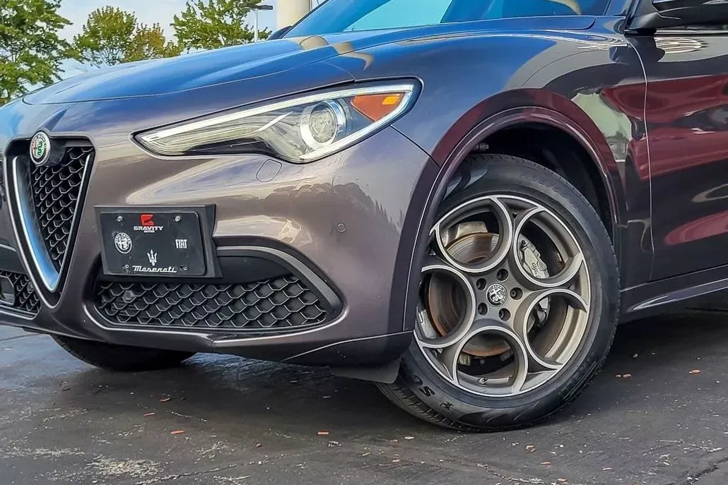 2022 Alfa Romeo Stelvio Ti photo 1