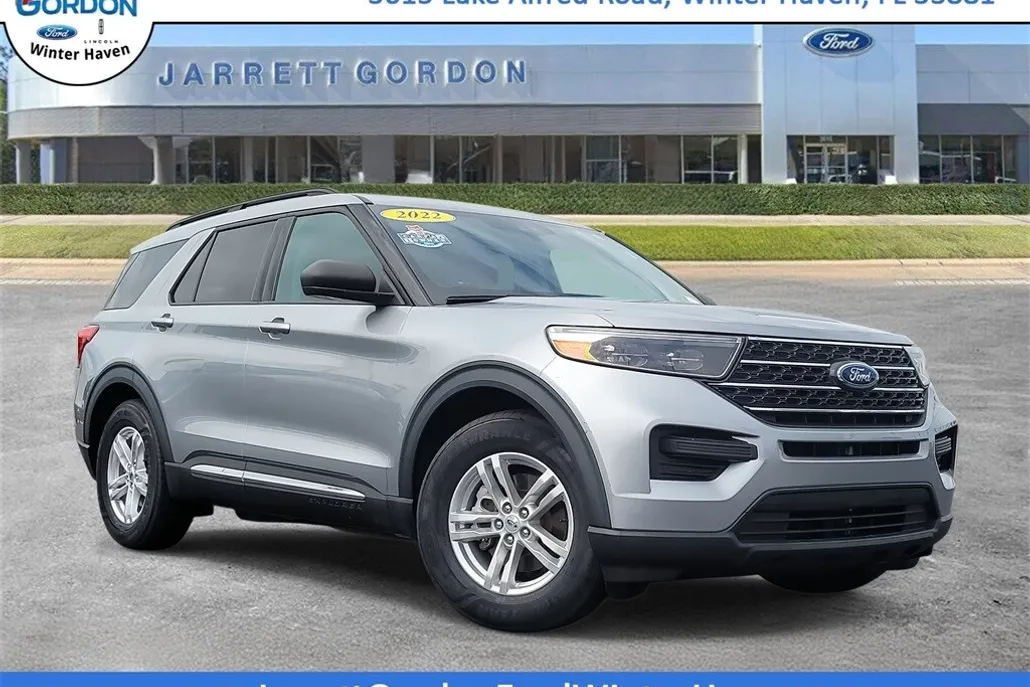 2022 Ford Explorer XLT photo 1
