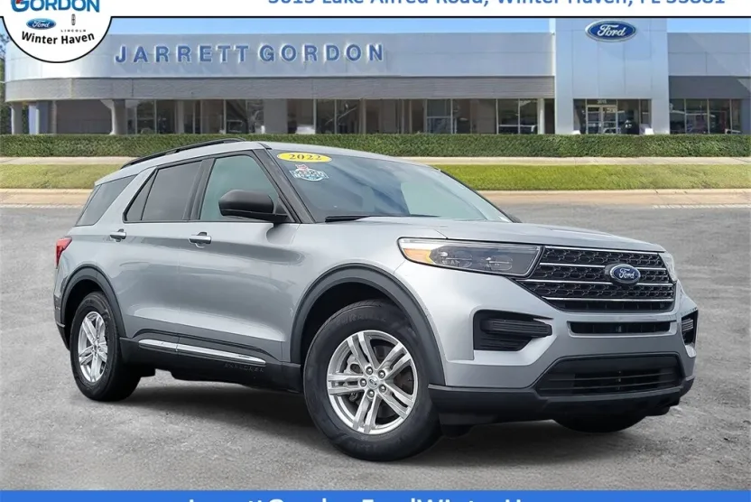 2022 Ford Explorer XLT photo 1