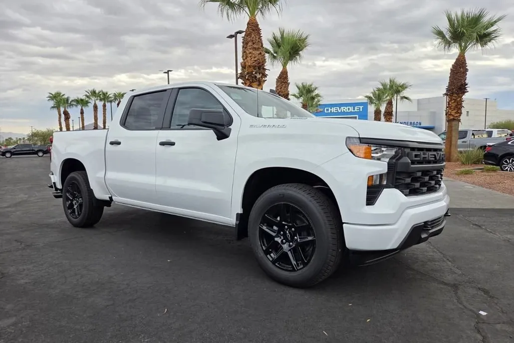 2026 Chevrolet Silverado 1500 Custom photo 1