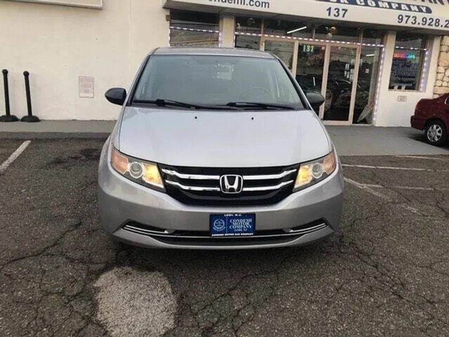 2014 Honda Odyssey LX photo 1
