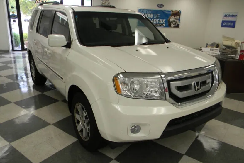 2011 Honda Pilot Touring photo 1