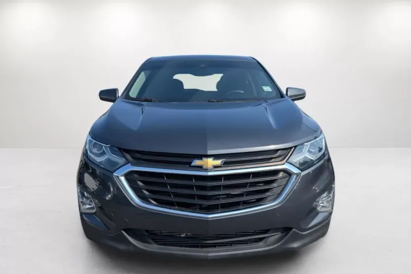 2020 Chevrolet Equinox LT photo 1