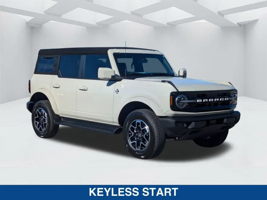 2025 Ford Bronco Outer Banks photo 1