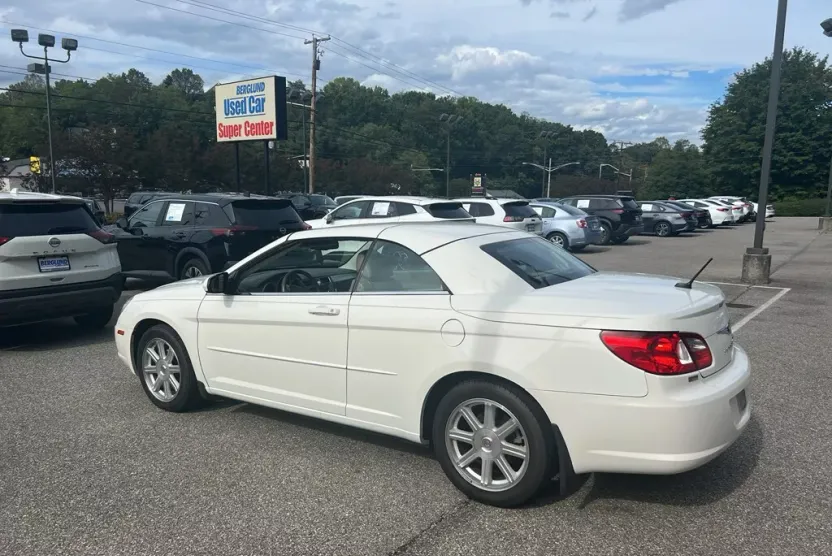 2008 Chrysler Sebring Touring photo 1