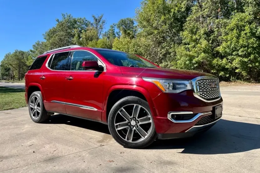 2017 Gmc Acadia Denali photo 1