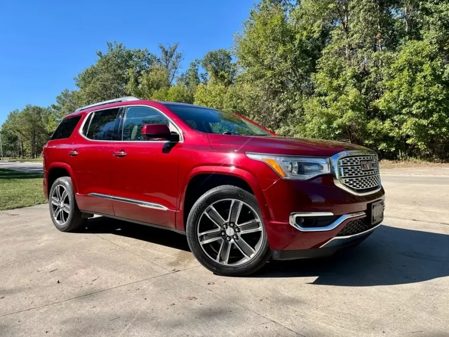 2017 Gmc Acadia Denali photo 1