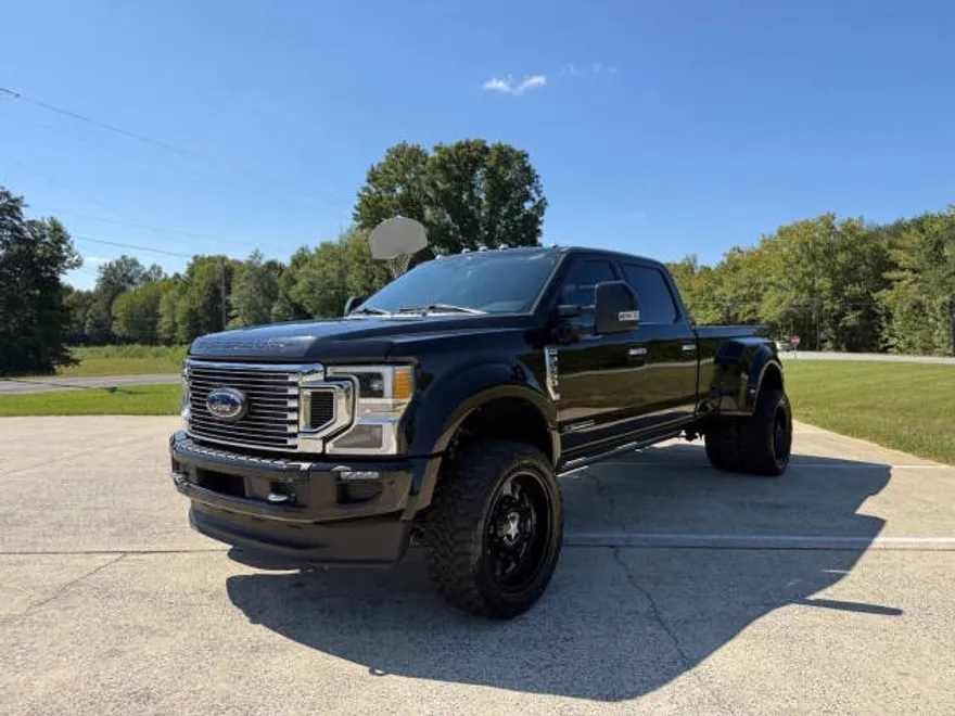 2022 Ford F-450 Limited photo 1