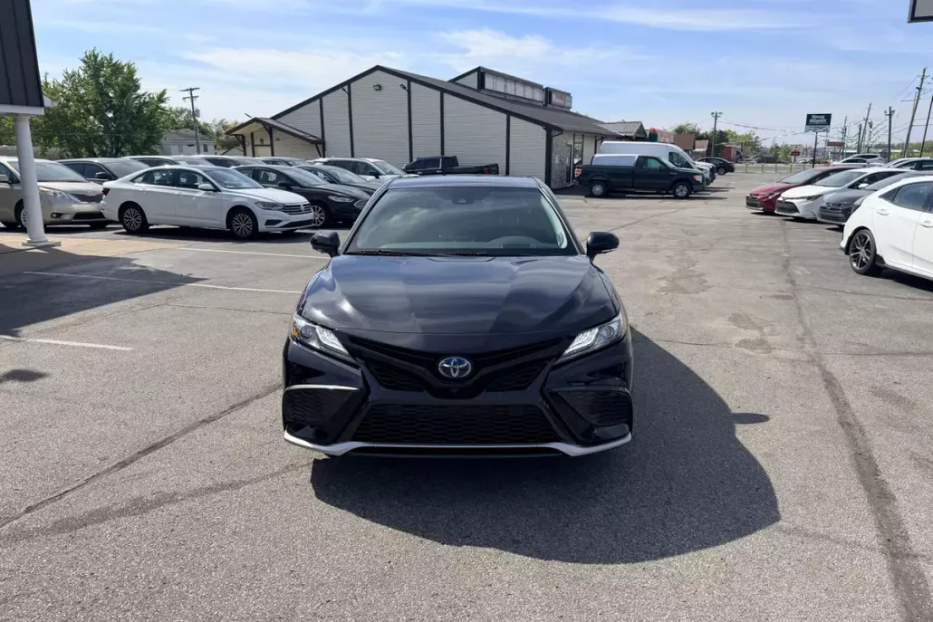 2022 Toyota Camry Hybrid XSE photo 1