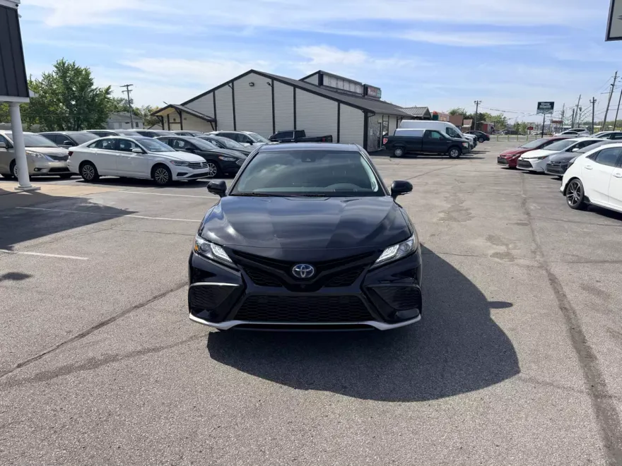 2022 Toyota Camry Hybrid XSE photo 1