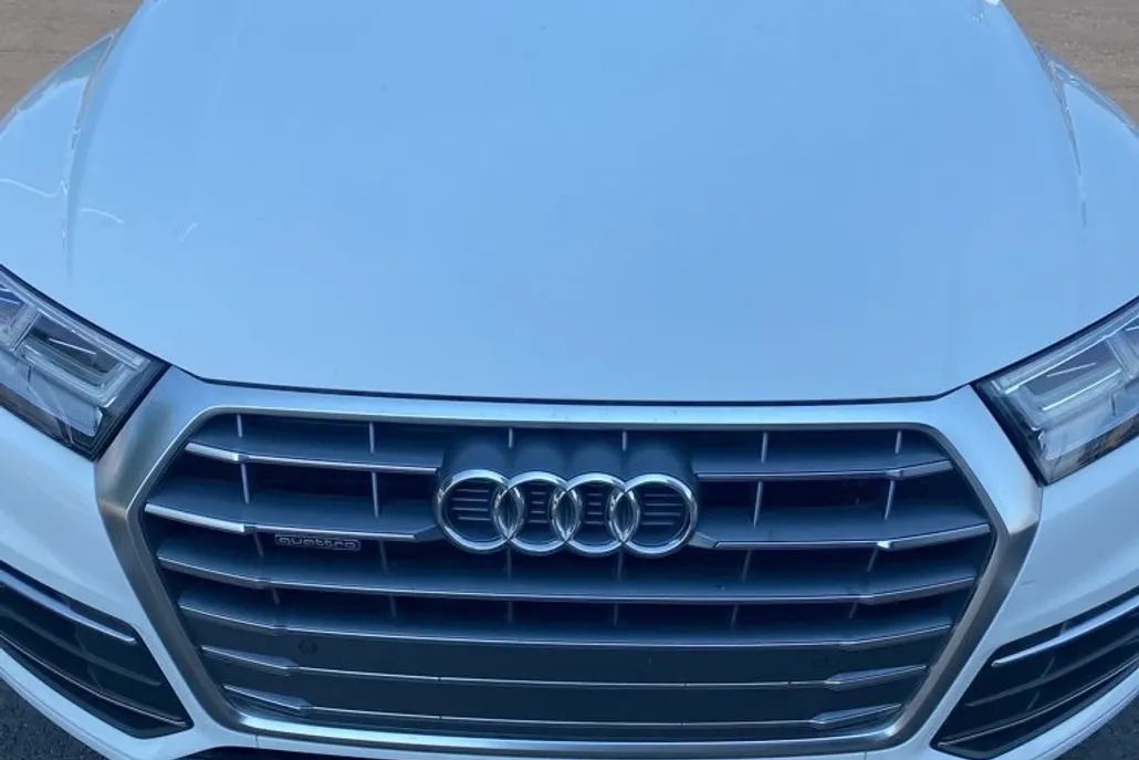 2020 Audi Q5 45 Premium Plus photo 1