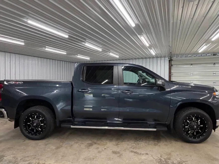 2020 Chevrolet Silverado 1500 LT photo 1