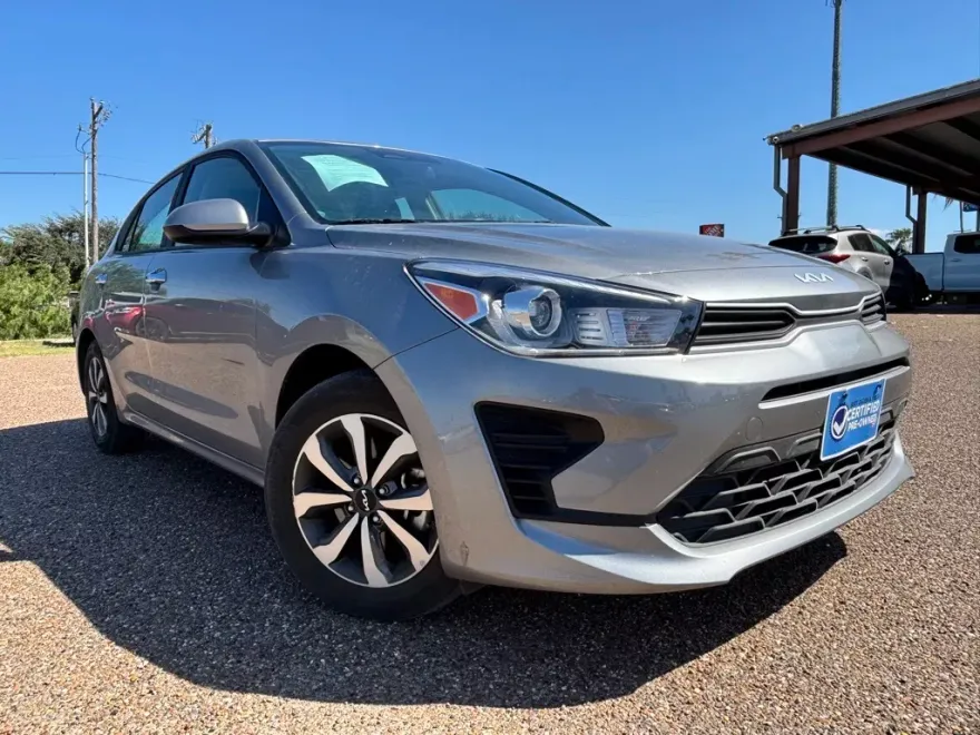 2023 Kia Rio S photo 1