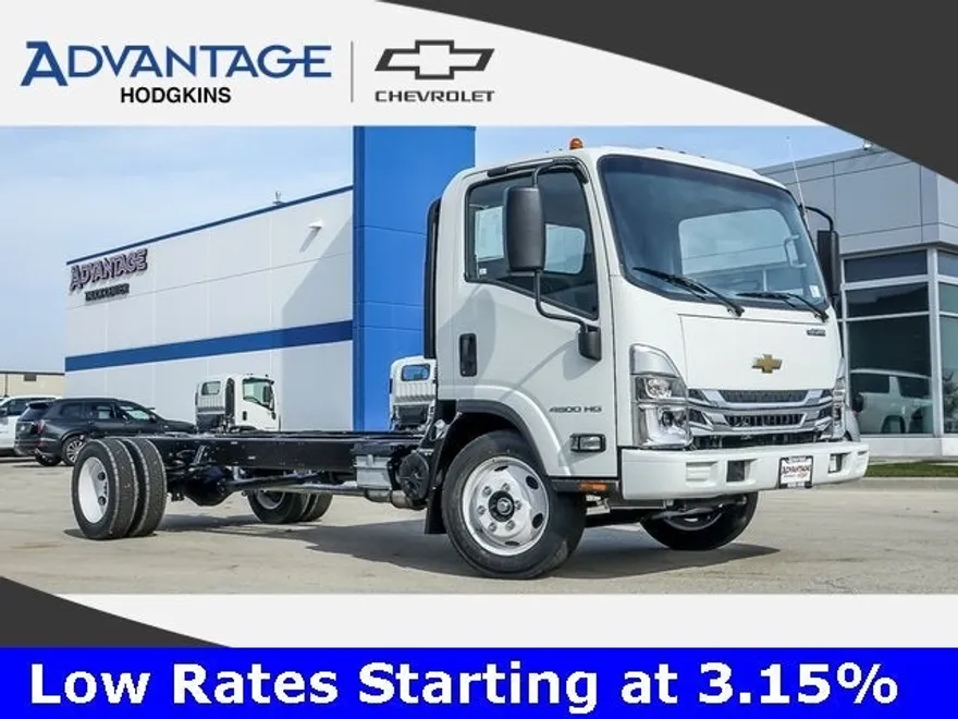2025 Chevrolet Silverado 4500HD Base photo 1