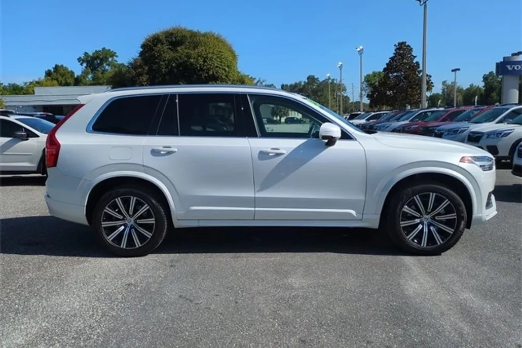 2023 Volvo XC90 B5 Core photo 1