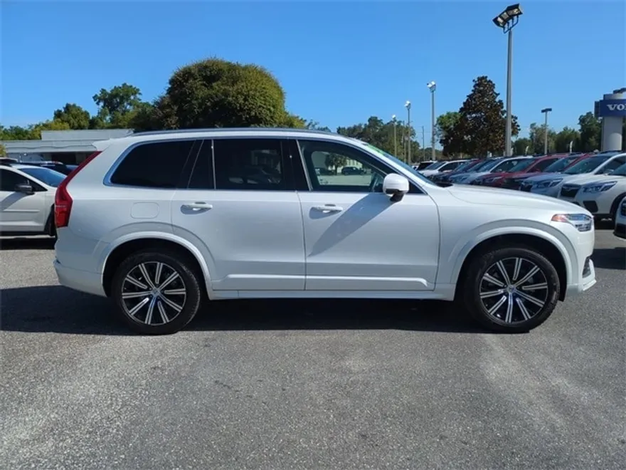 2023 Volvo XC90 B5 Core photo 1