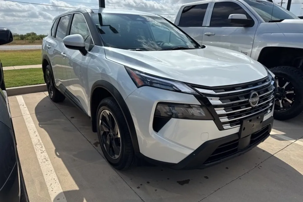 2024 Nissan Rogue SV photo 1