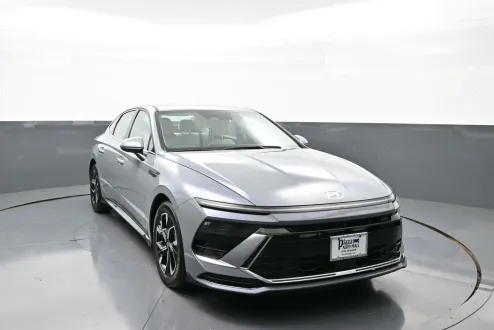 2025 Hyundai Sonata SEL photo 3