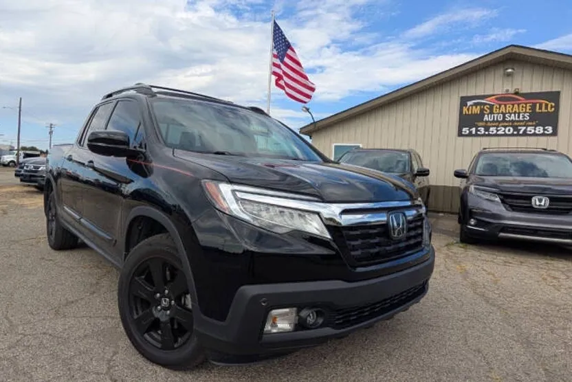 2017 Honda Ridgeline Black Edition photo 1