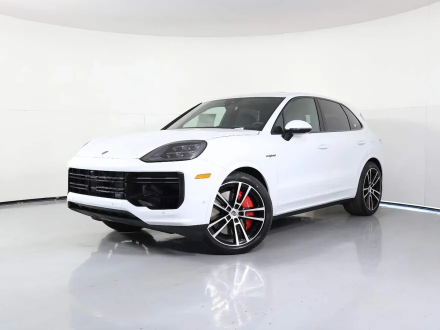 2025 Porsche Cayenne Turbo E-Hybrid photo 1