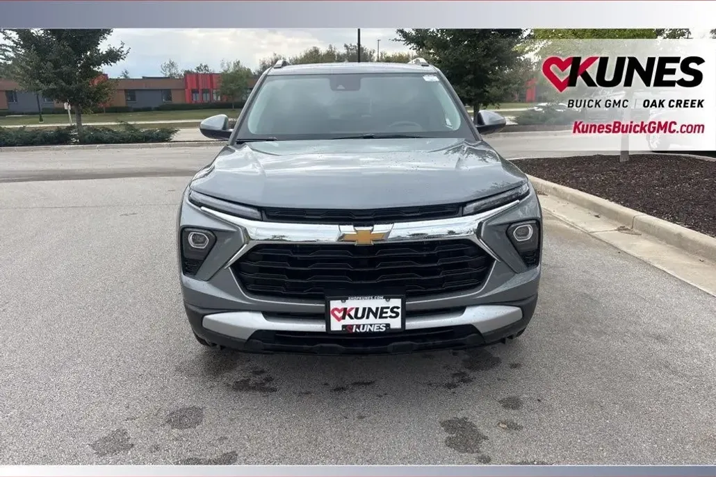 2024 Chevrolet Trailblazer LT photo 1