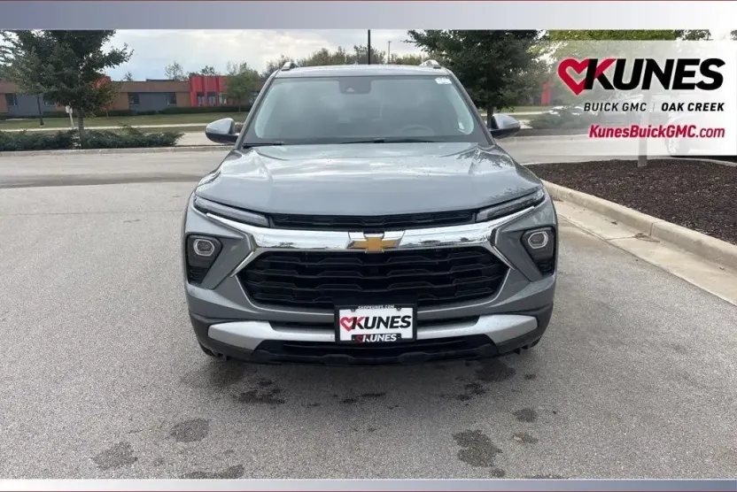 2024 Chevrolet Trailblazer LT photo 1