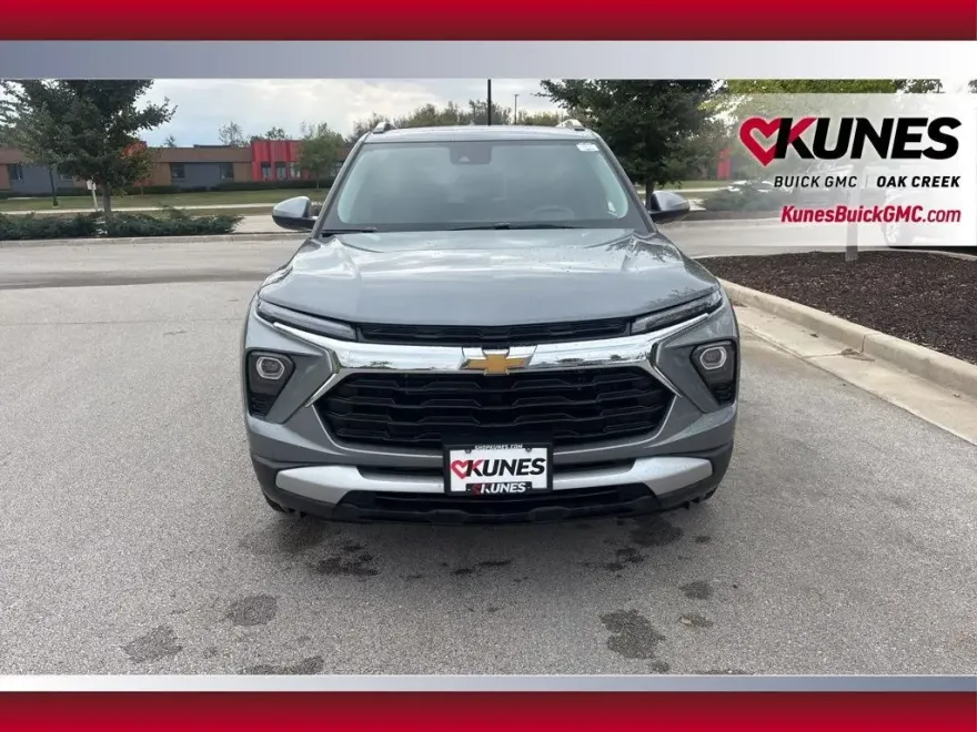 2024 Chevrolet Trailblazer LT photo 1