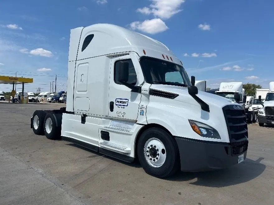 2021 Freightliner Cascadia 126" Sleeper Cab photo 1