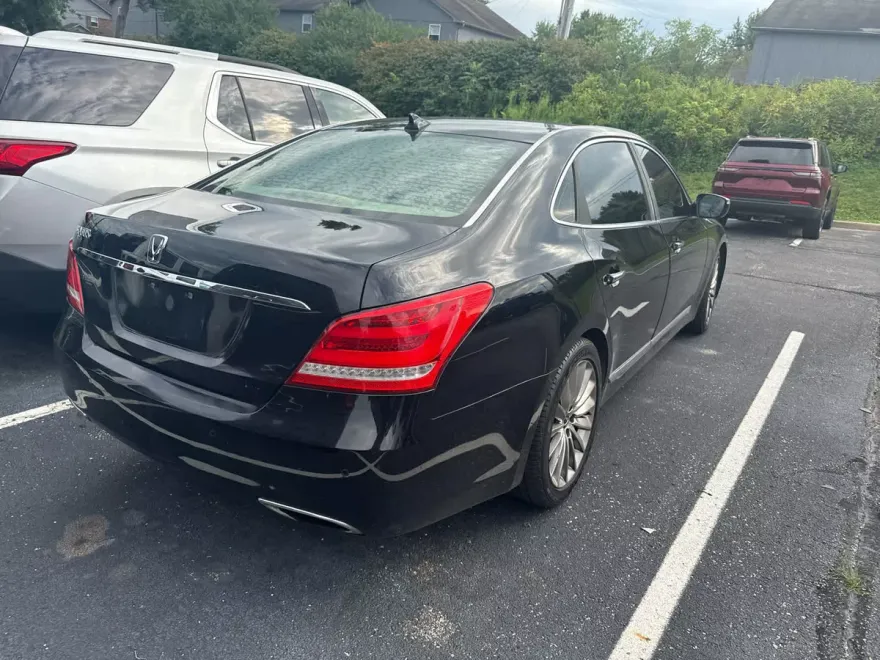 2014 Hyundai Equus Signature photo 1