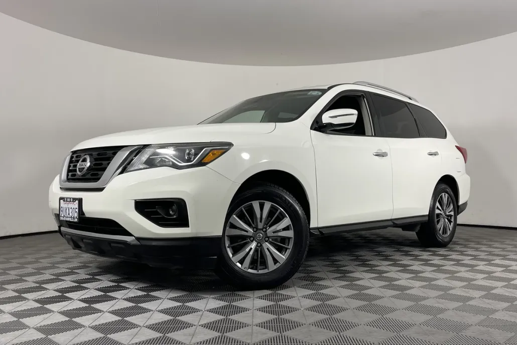 2020 Nissan Pathfinder 4x4 S photo 1