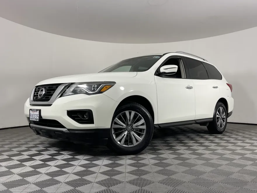 2020 Nissan Pathfinder 4x4 S photo 1