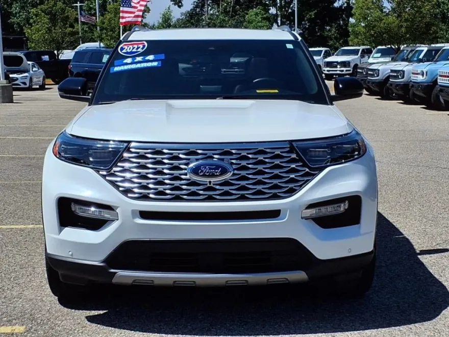 2022 Ford Explorer Platinum photo 1