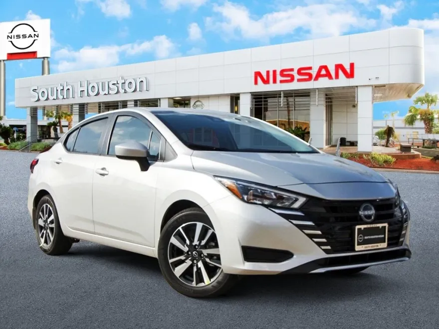 2025 Nissan Versa 1.6 SV photo 1