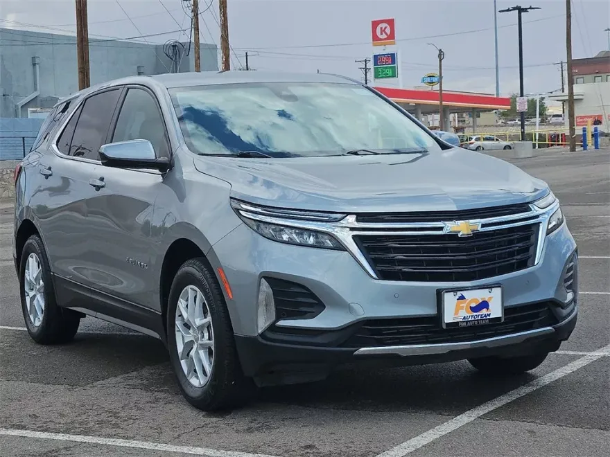 2023 Chevrolet Equinox LT photo 1