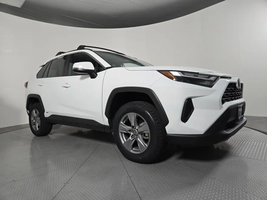 2023 Toyota RAV4 Hybrid XLE photo 1