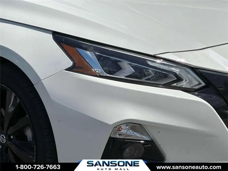 2022 Nissan Altima 2.5 SR photo 7
