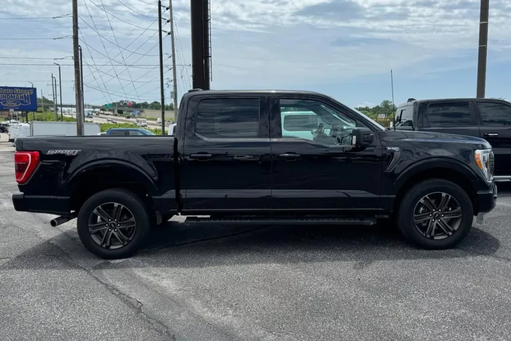 2022 Ford F-150 XLT photo 1