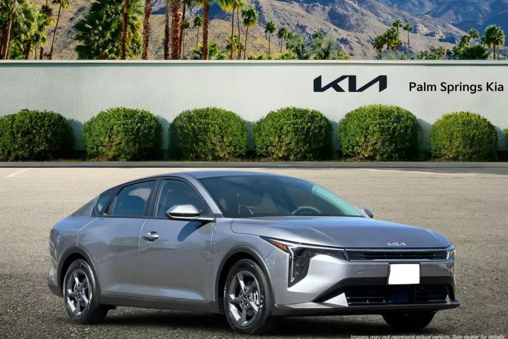 2025 Kia K4 LXS photo 1