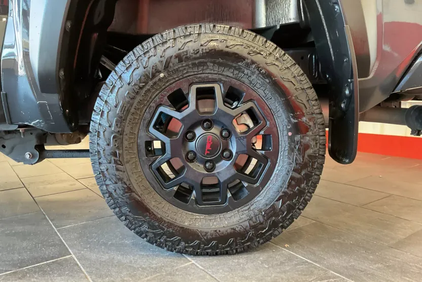 2024 Toyota Tacoma 4x4 TRD photo 1