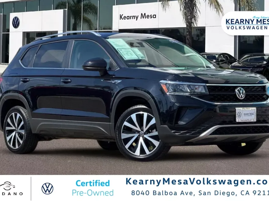 2022 Volkswagen Taos SE photo 1