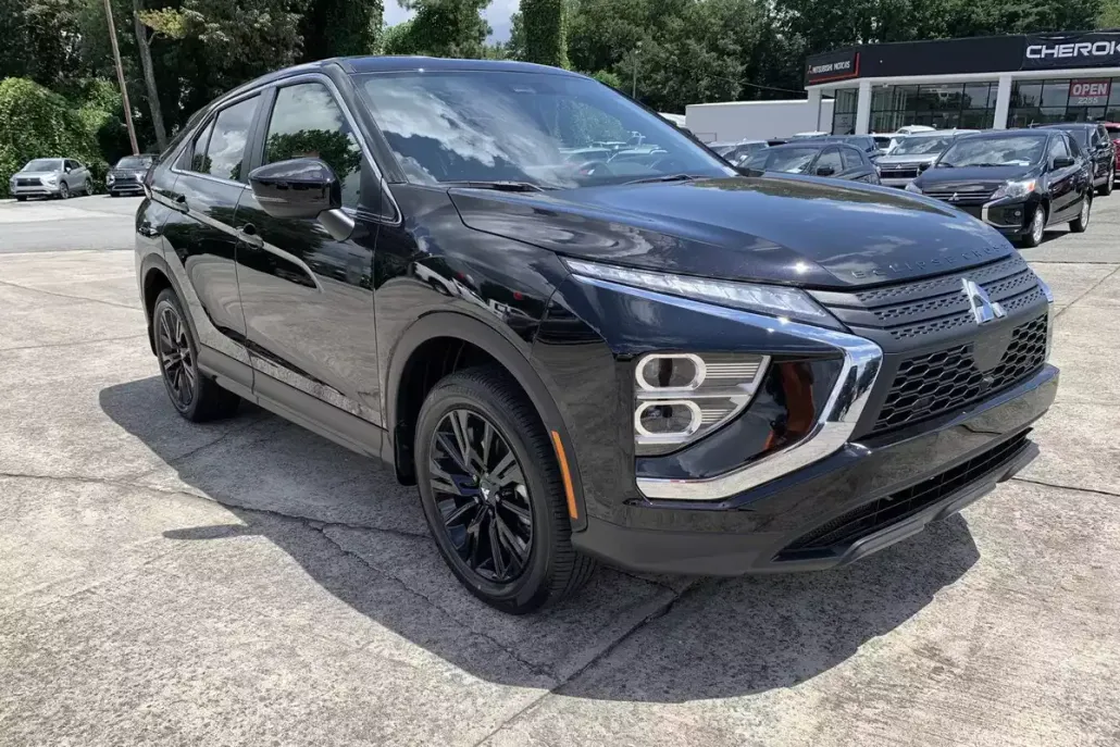 2025 Mitsubishi Eclipse Cross LE photo 1