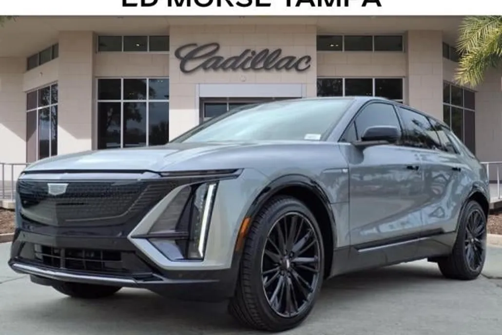 2025 Cadillac Lyriq Sport photo 1