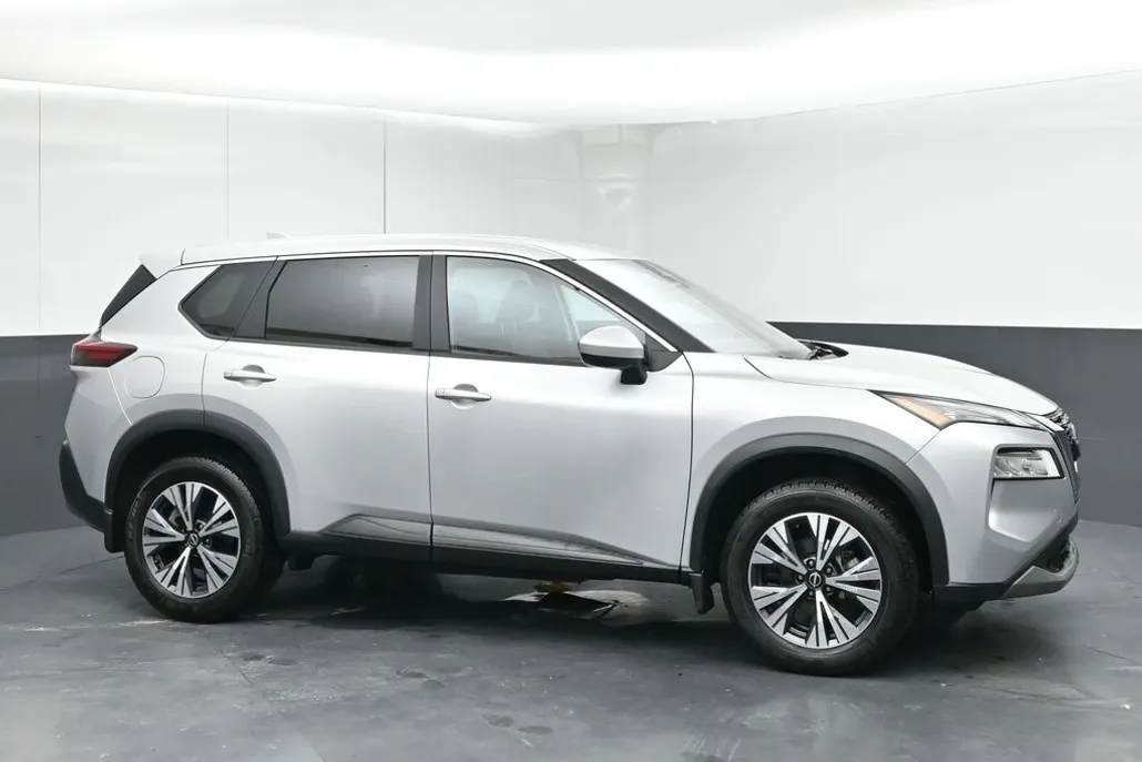 2023 Nissan Rogue SV photo 1