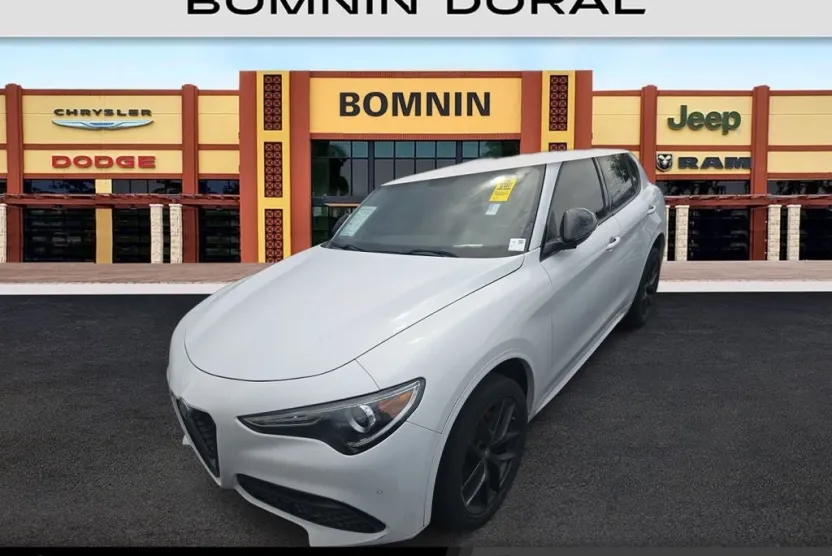 2020 Alfa Romeo Stelvio Ti photo 1