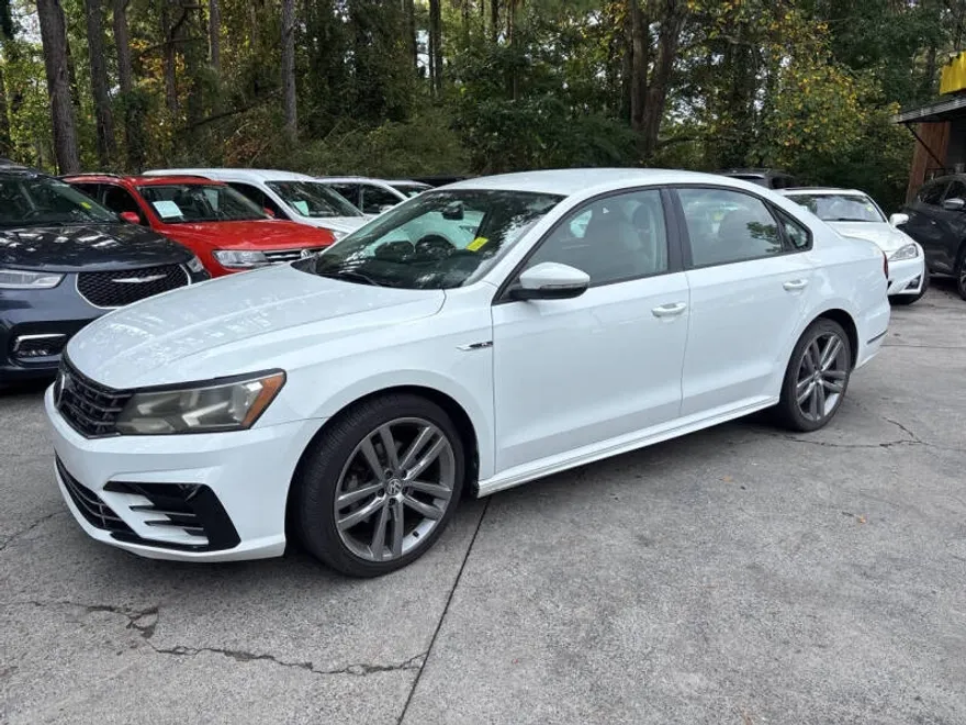 2018 Volkswagen Passat 2.0T S photo 1