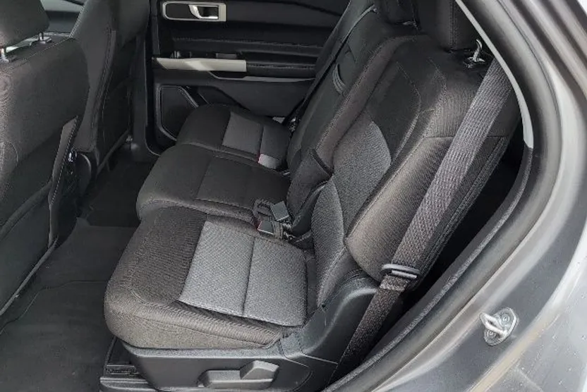 2022 Ford Explorer XLT photo 1