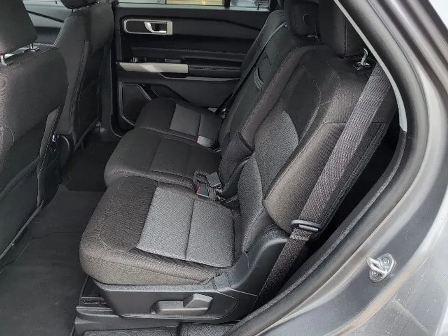 2022 Ford Explorer XLT photo 1
