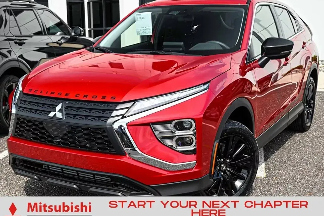 2024 Mitsubishi Eclipse Cross LE photo 1