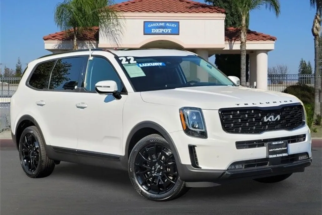 2022 Kia Telluride SX photo 1